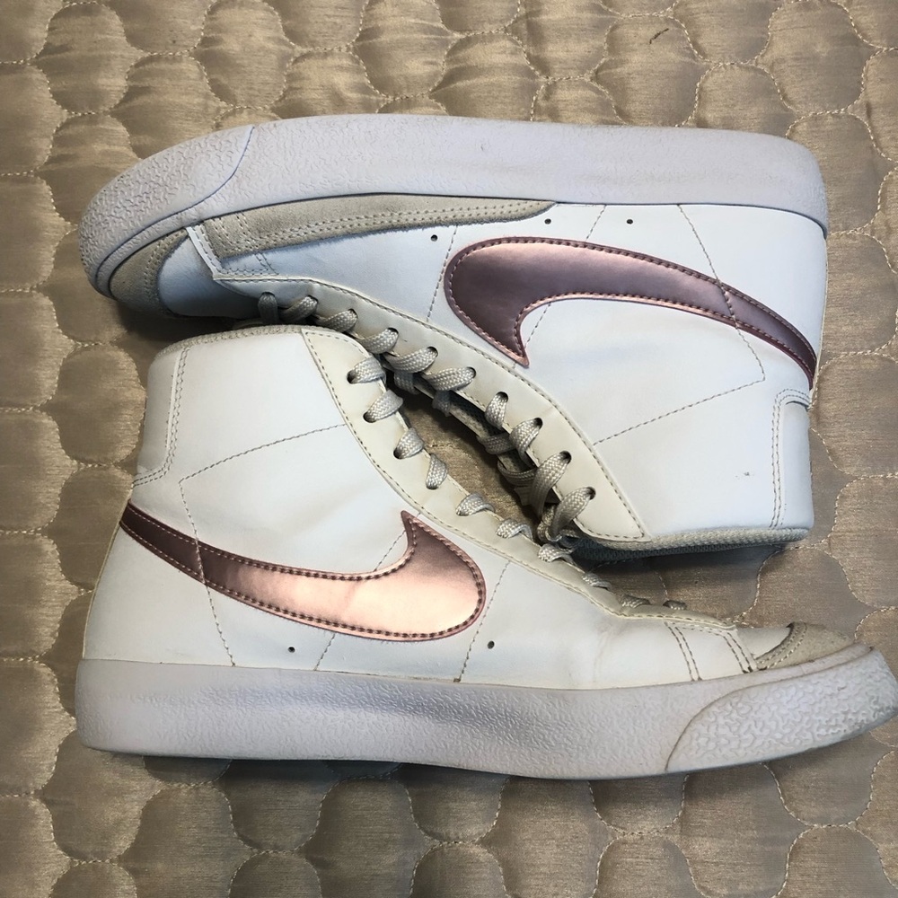 Nike Blazer Mid White Pink Metallic Swoosh | Youth 7 = Women’s 8.5